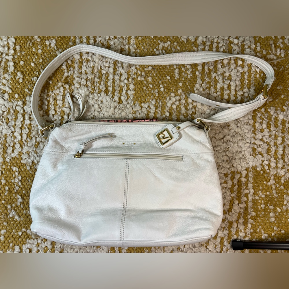 Stone Mountain White Leather Purse